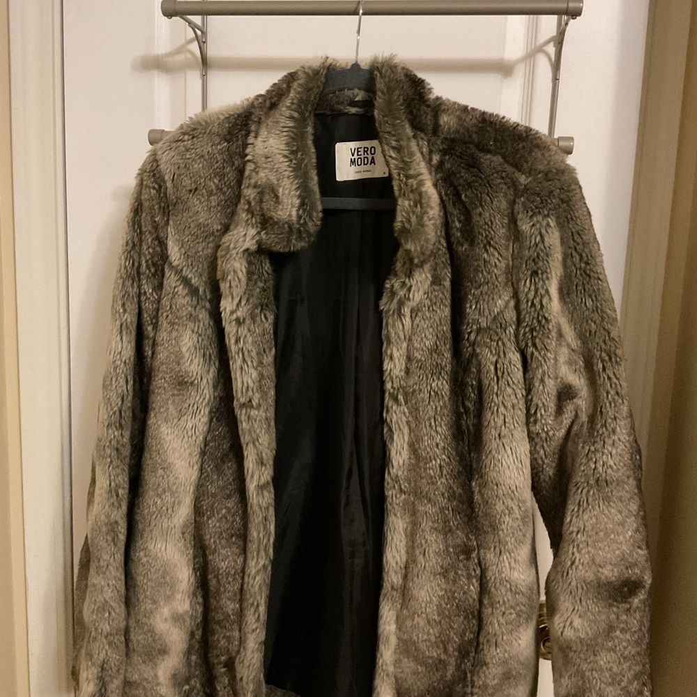 Faux Fur Coat - Women’s Med